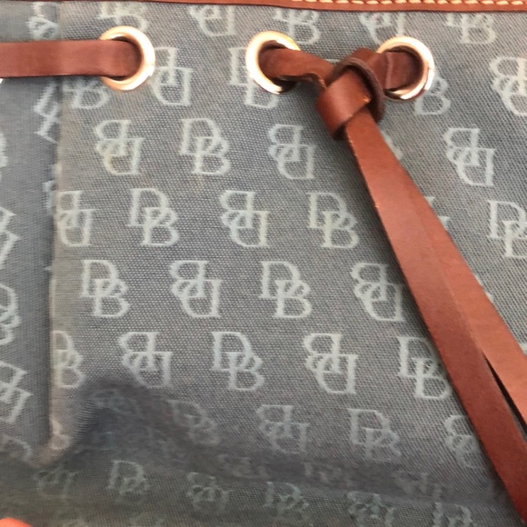 Dooney & Bourke purse - Picture 2 of 4